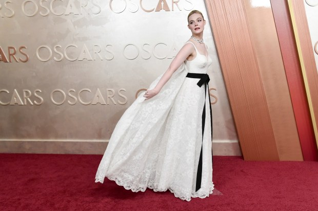 Elle Fanning arrives at the Oscars